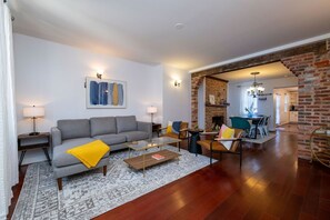 Smart TV - Charming 4 bedroom home just steps to the water! (Baltimore)