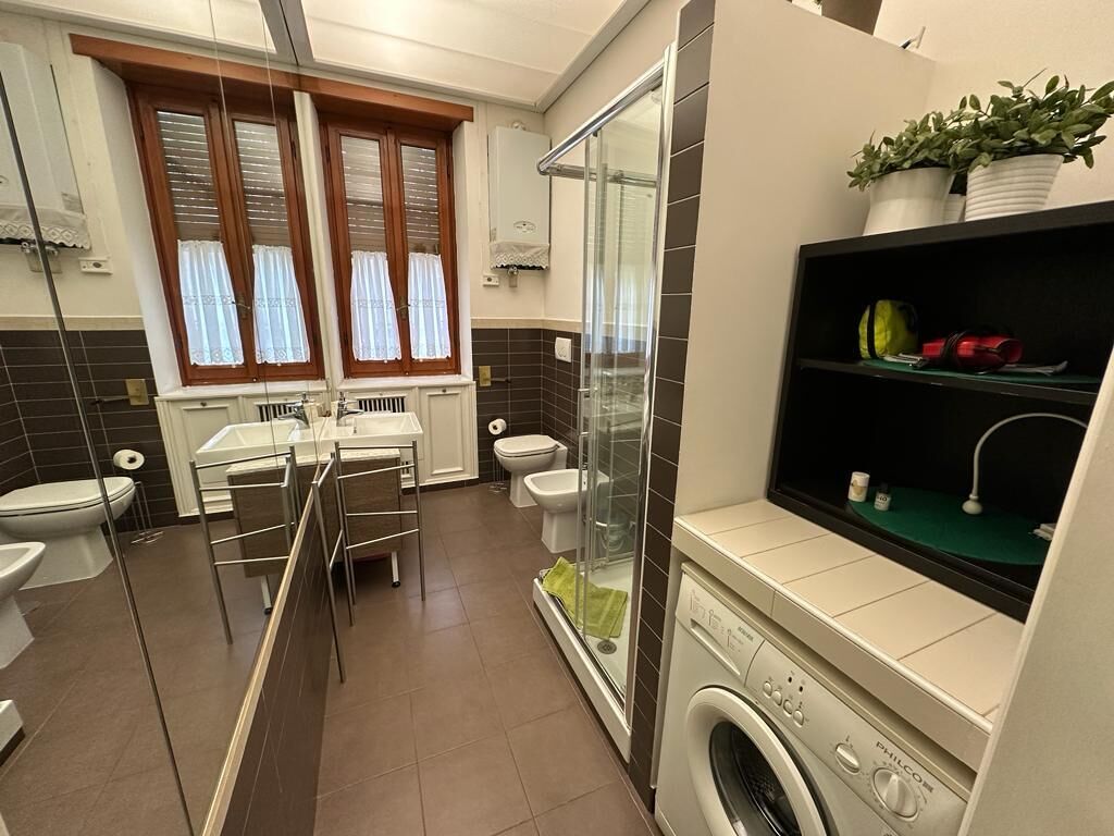 Doccia, asciugacapelli, bidet, asciugamani