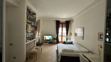 1 Schlafzimmer, Schreibtisch, Bügeleisen/Bügelbrett, Bettwäsche