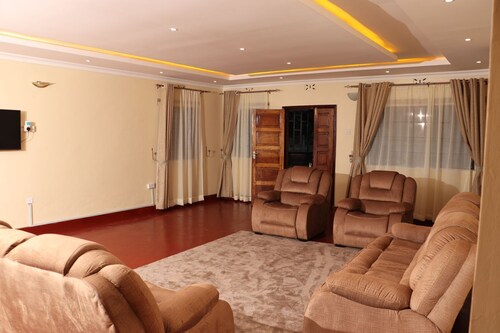 The Meru Manor is just 5 minutes from Meru Town.