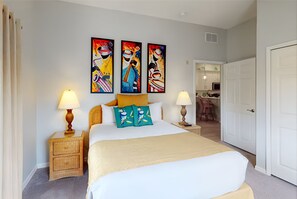 3 quartos, cofres nos quartos, escrivaninha