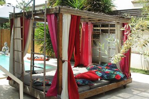 5 bedrooms, iron/ironing board, free WiFi, bed sheets