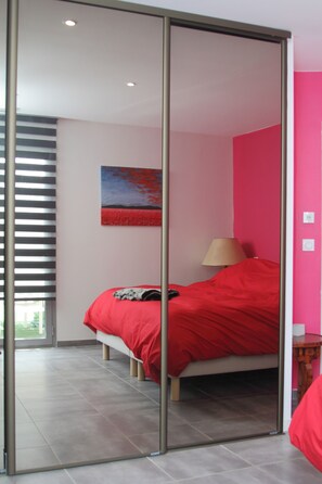 5 bedrooms, iron/ironing board, free WiFi, bed sheets