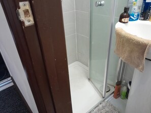 Bathroom - Captivating 4-bed Apartment (Ndeje)