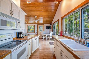 Fridge, microwave, oven, stovetop - Two Authentic Conch Houses with Private Beach on FL BAY (Tavernier)