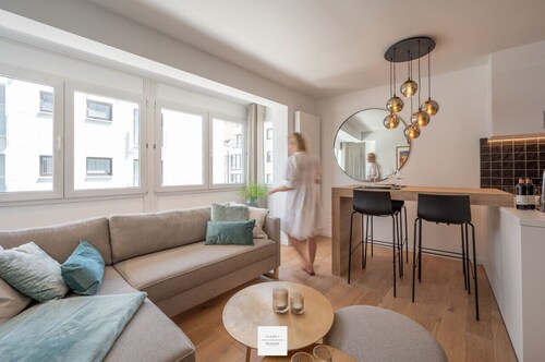 Docks Floor, a nicely renovated and compact seaside home