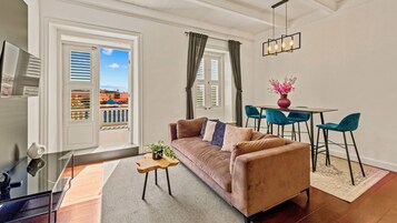 Habitación Premium, 1 cama de matrimonio grande, no fumadores, vistas a la ciudad | Ropa de cama de alta calidad y colchones con acolchado adicional
