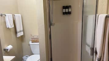 Combined shower/bathtub, hair dryer, towels, soap