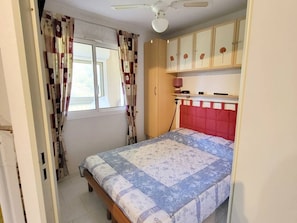 2 bedrooms
