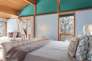 4 habitaciones, tabla de planchar con plancha, wifi y ropa de cama 