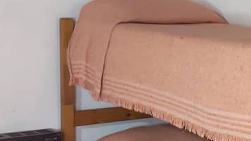 7 bedrooms, desk, free WiFi, bed sheets