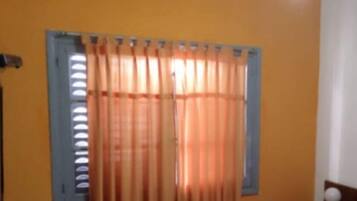 7 bedrooms, desk, free WiFi, bed sheets