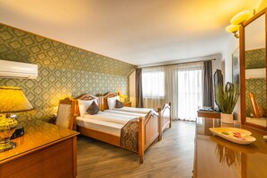 Superior Double or Twin Room | Premium bedding, memory foam beds, minibar, in-room safe - Hotel Korona (Sighisoara)