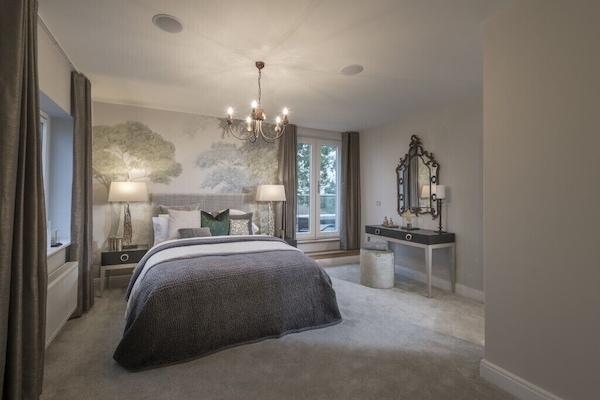 5 slaapkamers, een strijkplank/strijkijzer, reisbedje, wifi