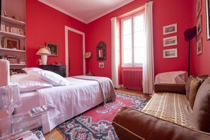 2 bedrooms, iron/ironing board, WiFi (free), bed sheets - Artist Duplex & Terrace - 170m² (Burdeos)