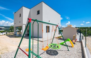 Children’s area - Amazing home in Grubine (Grubine)
