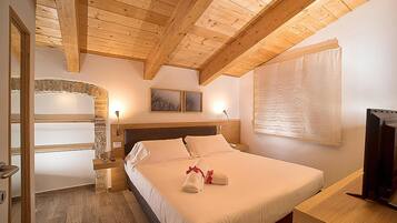 2 dormitorios, cuna de viaje, wifi gratis y ropa de cama