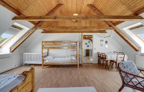 4 soverom, reiseseng for barn og wi-fi (inkludert)