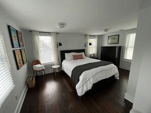 3 habitaciones, caja de seguridad en la habitación y escritorio 