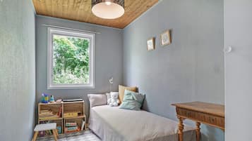 3 bedrooms, travel cot, free WiFi