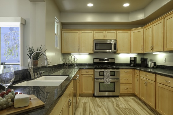 Refrigerador, microondas, horno y lavavajillas