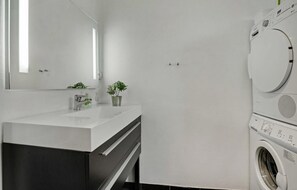 Interior - Beautiful home in Børkop with kitchen (Børkop)