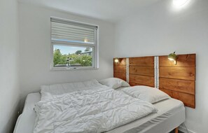 3 bedrooms, free WiFi - Beautiful home in Børkop with kitchen (Børkop)