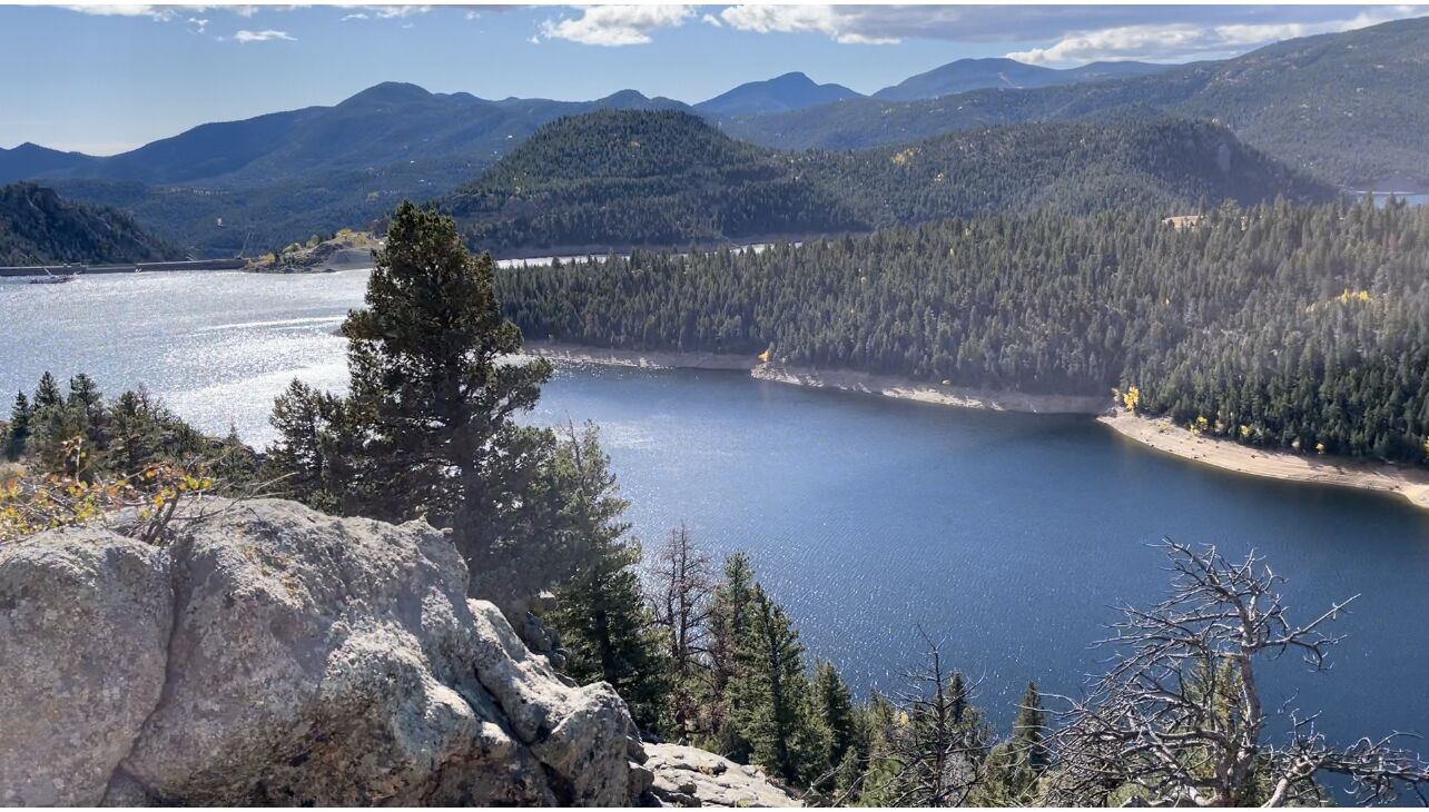 Gorgeous Mountain Home with Amazing Lake / Mountain Views