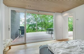4 bedrooms, free WiFi