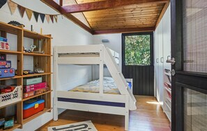 2 Schlafzimmer, Reisekinderbett, kostenloses WLAN