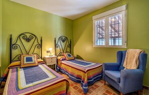 3 bedrooms, travel crib, free WiFi, bed sheets