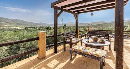 Awesome home in Montefrío