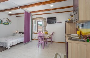 Free WiFi, bed sheets - Stunning apartment in Punat with WiFi (Punat)