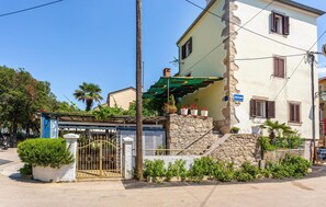 Exterior - Stunning apartment in Punat with WiFi (Punat)