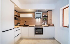 Frigorífic, forn, placa de cuina i rentaplats