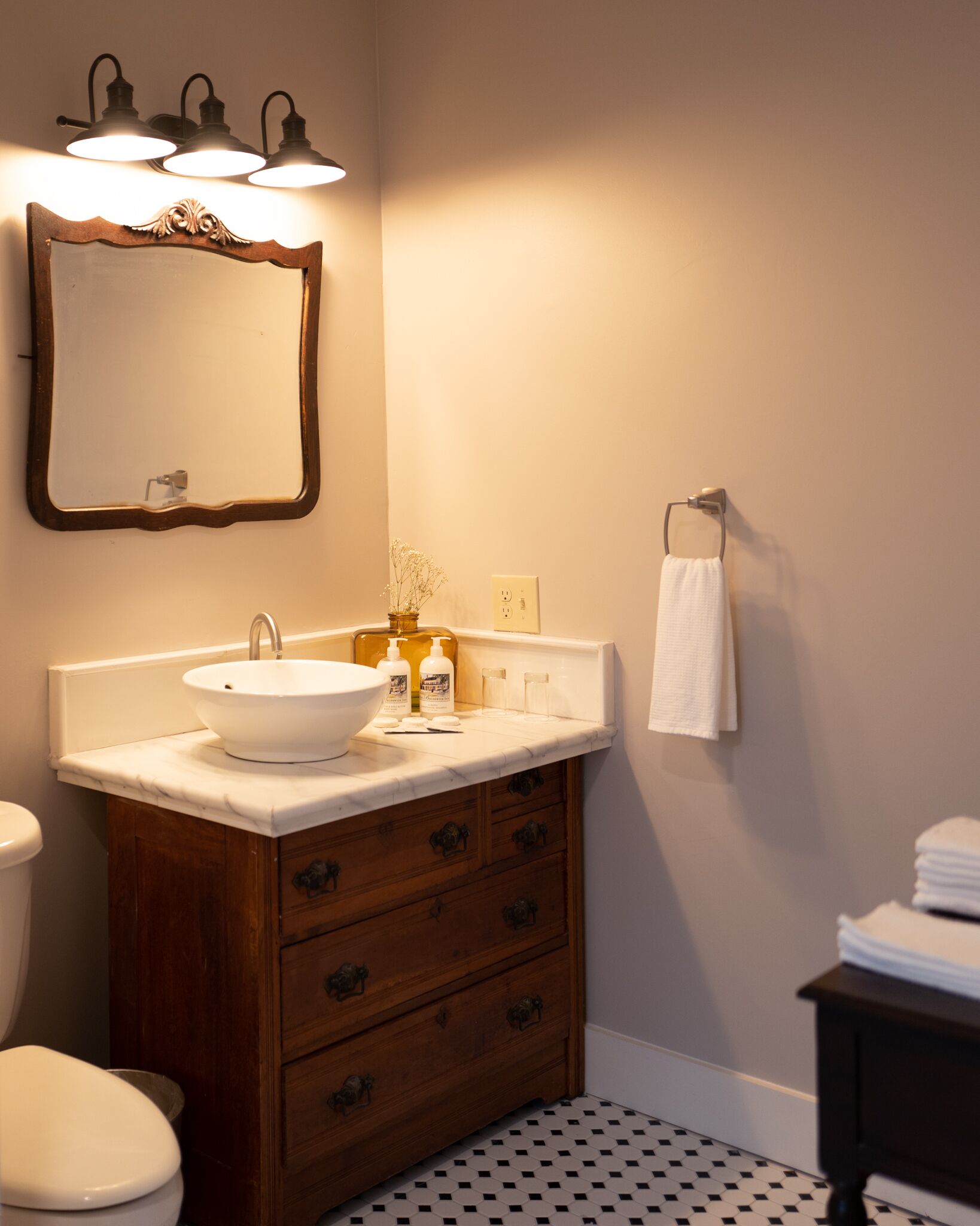 elite double room | hypo-allergenic bedding, laptop workspace, free wifi, bed sheets