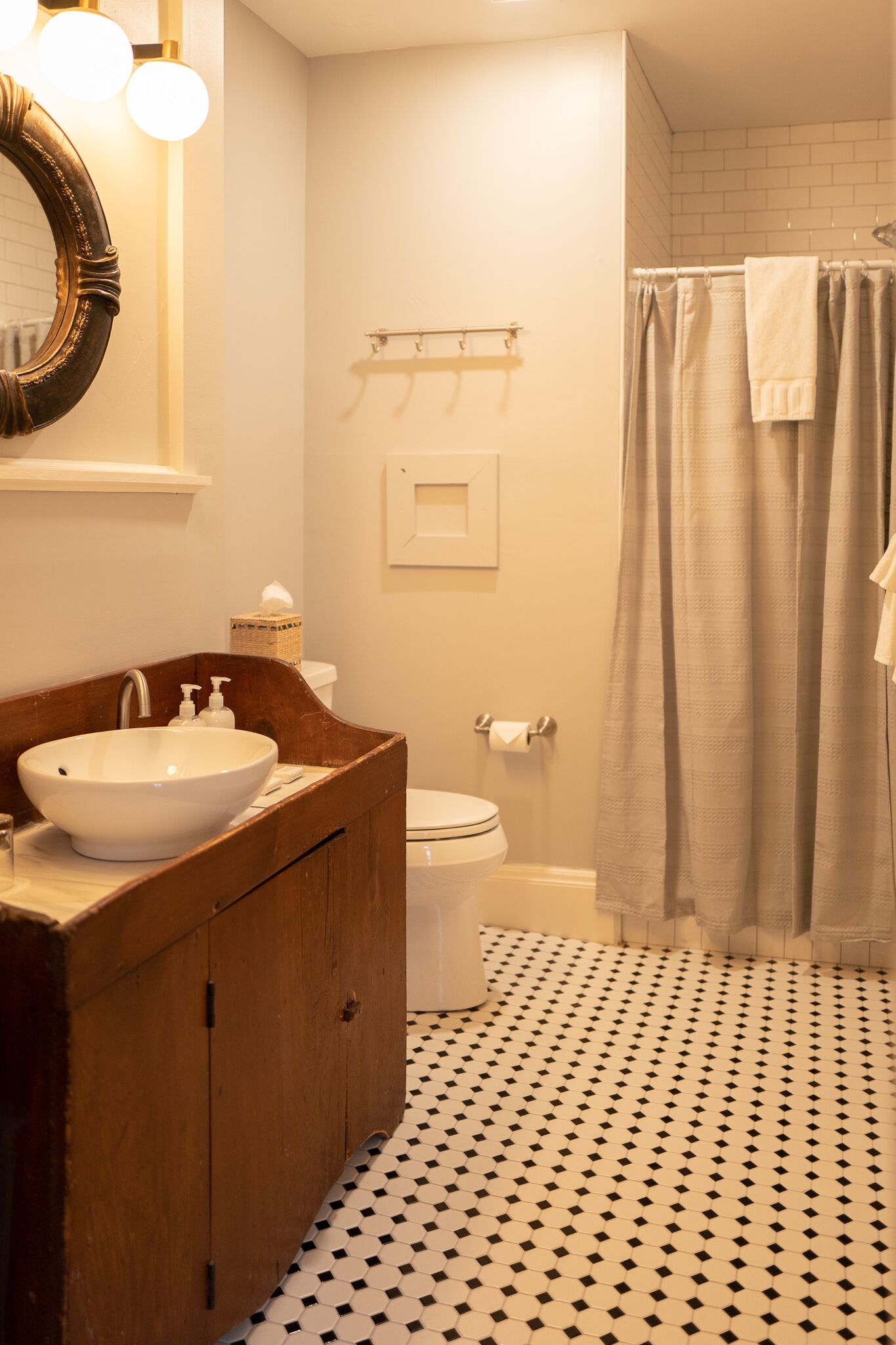 deluxe suite | hypo-allergenic bedding, laptop workspace, free wifi, bed sheets