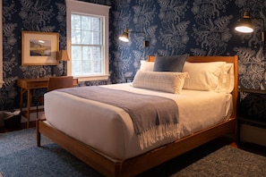 Deluxe Double Room | Hypo-allergenic bedding, laptop workspace, free WiFi, bed sheets - OneSixtyFive (Brunswick)