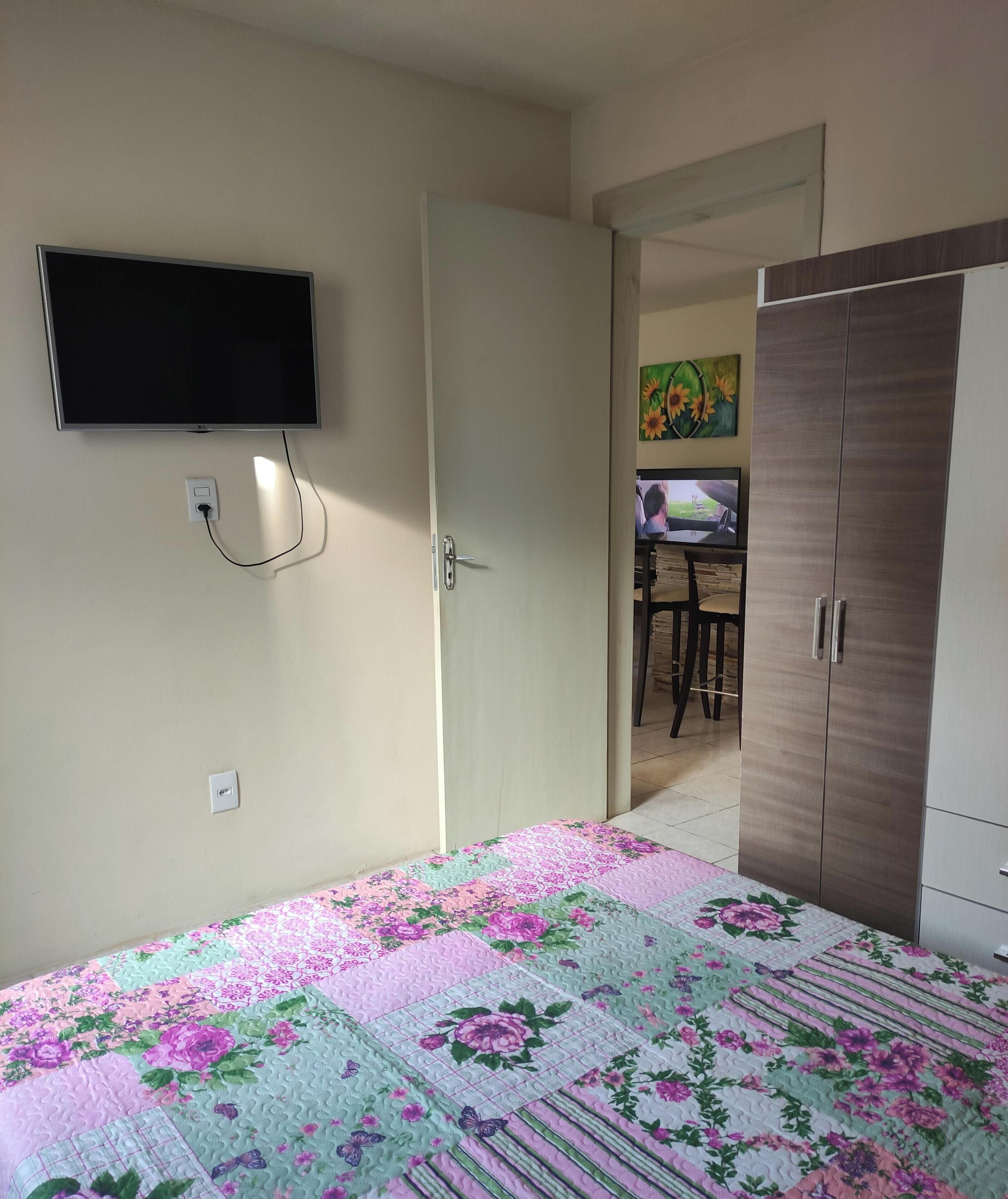 2 habitaciones, tabla de planchar con plancha, wifi y ropa de cama 