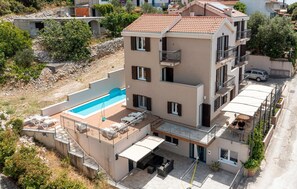 Exterior - Awesome home in Sevid with WiFi (Sevid)