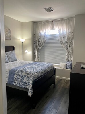 3 chambres, fer et planche à repasser, Wi-Fi gratuit, draps fournis