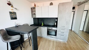 Fridge, oven, dishwasher