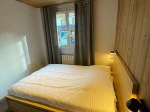 2 室のベッドルーム、WiFi (無料)
