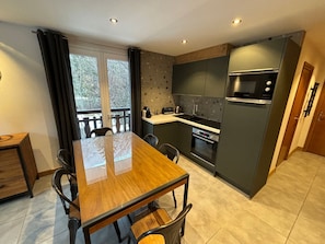 Fridge, microwave, dishwasher