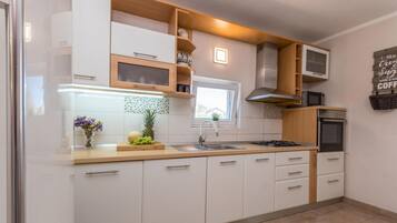 冰箱、烤箱、炉灶、洗碗机