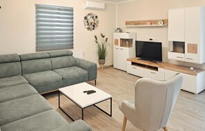 Smart TV, table tennis - Beautiful home in Biograd na Moru (Biograd na Moru)