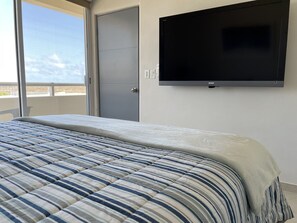 2 bedrooms, in-room safe, iron/ironing board, free WiFi