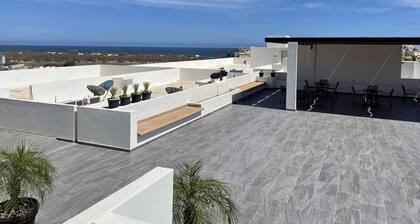 King Bed 2/2 Condo - Newly Furnished - Walk to Beach