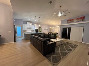 Smart TV - Pool home in a quiet neighborhood (Cape Coral)