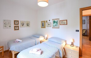 2 makuuhuonetta, vuodevaatteet